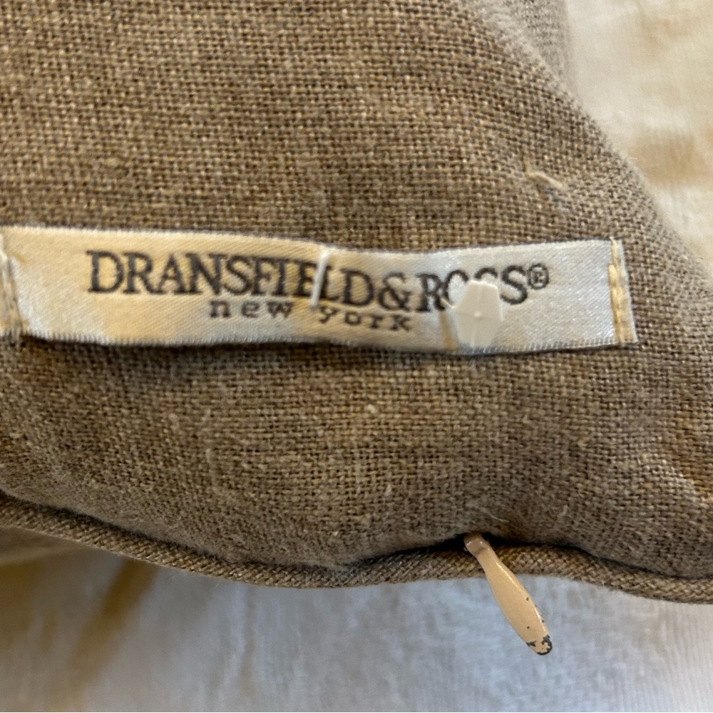 Dransfield and Ross crown pillow - Picture 2 of 5